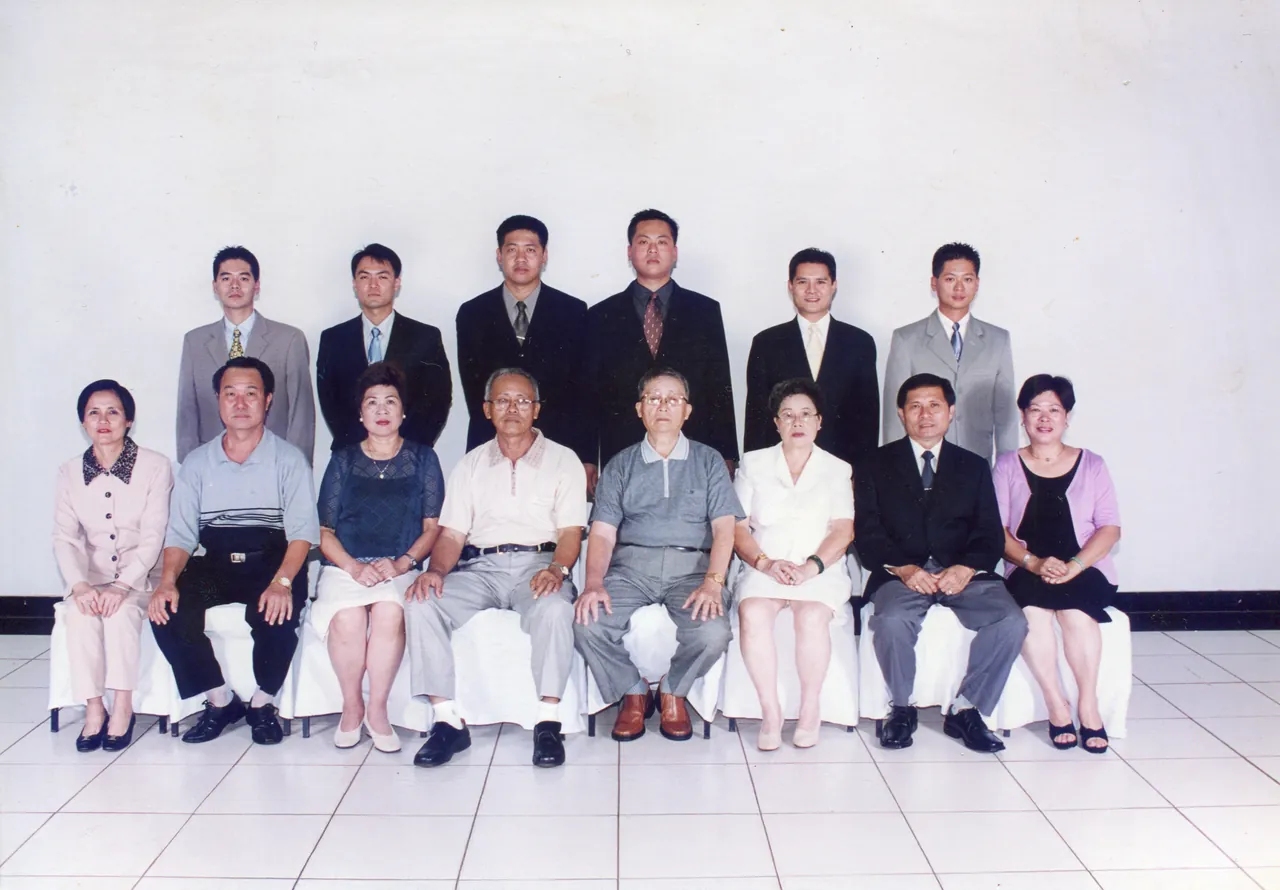 A família reunida. Acervo Grupo Taiwan.