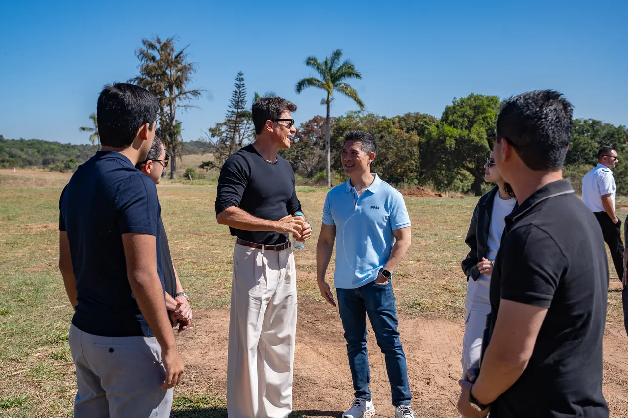 Visita à área do Residencial Varanda.